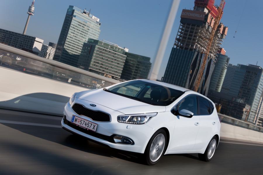  Kia cee&rsquo;d 2012 года  (фото 34 из 72)